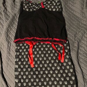 Too Fast skull 2 piece skirt set 
Size Medium